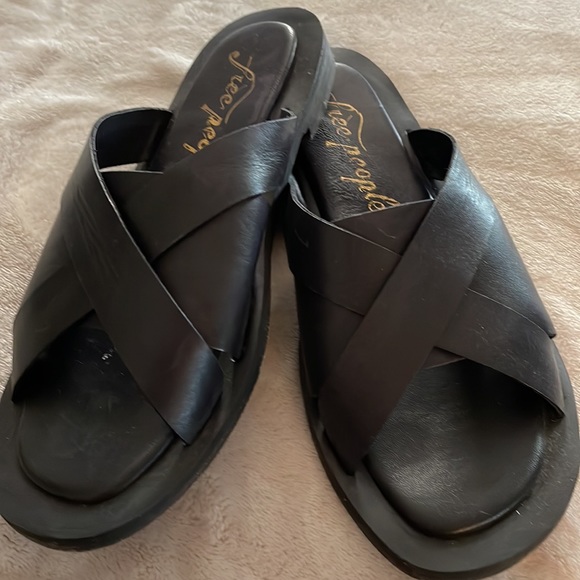 Free People - Picture 2 of 3